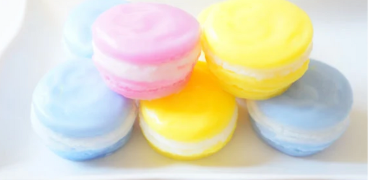 10 Frenck Macaroon Soap Favors